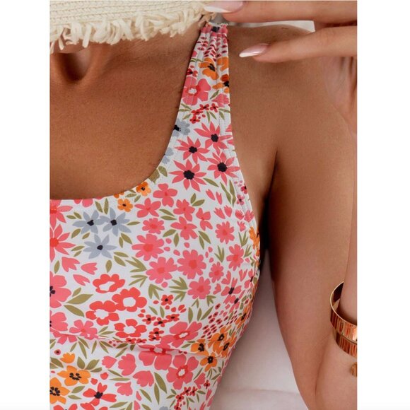 Summer in Posh C 🔆 | Brise Fleurie Euro Style Blossom One Piece Retro Swimsuit - Picture 6 of 8